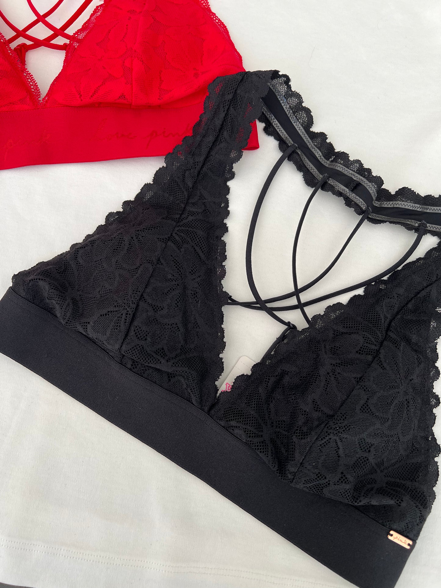 VICTORIA´S SECRET BRALETTE CRUZADO NEGRO